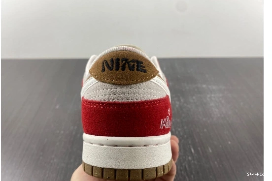 Nike Dunk Green Brown SB 85 Christmas DO9457-112 Red White Low 0924